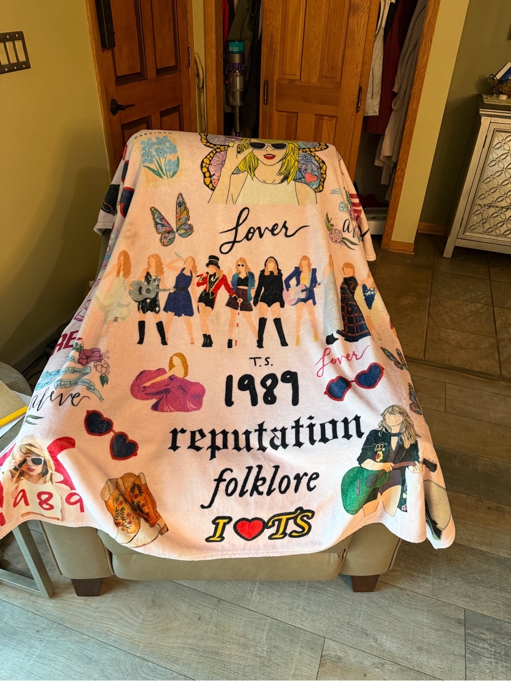 Taylor Swift Eras Fleece Blanket & Zippered Makeup Pouch Set Swiftie Fan Merch